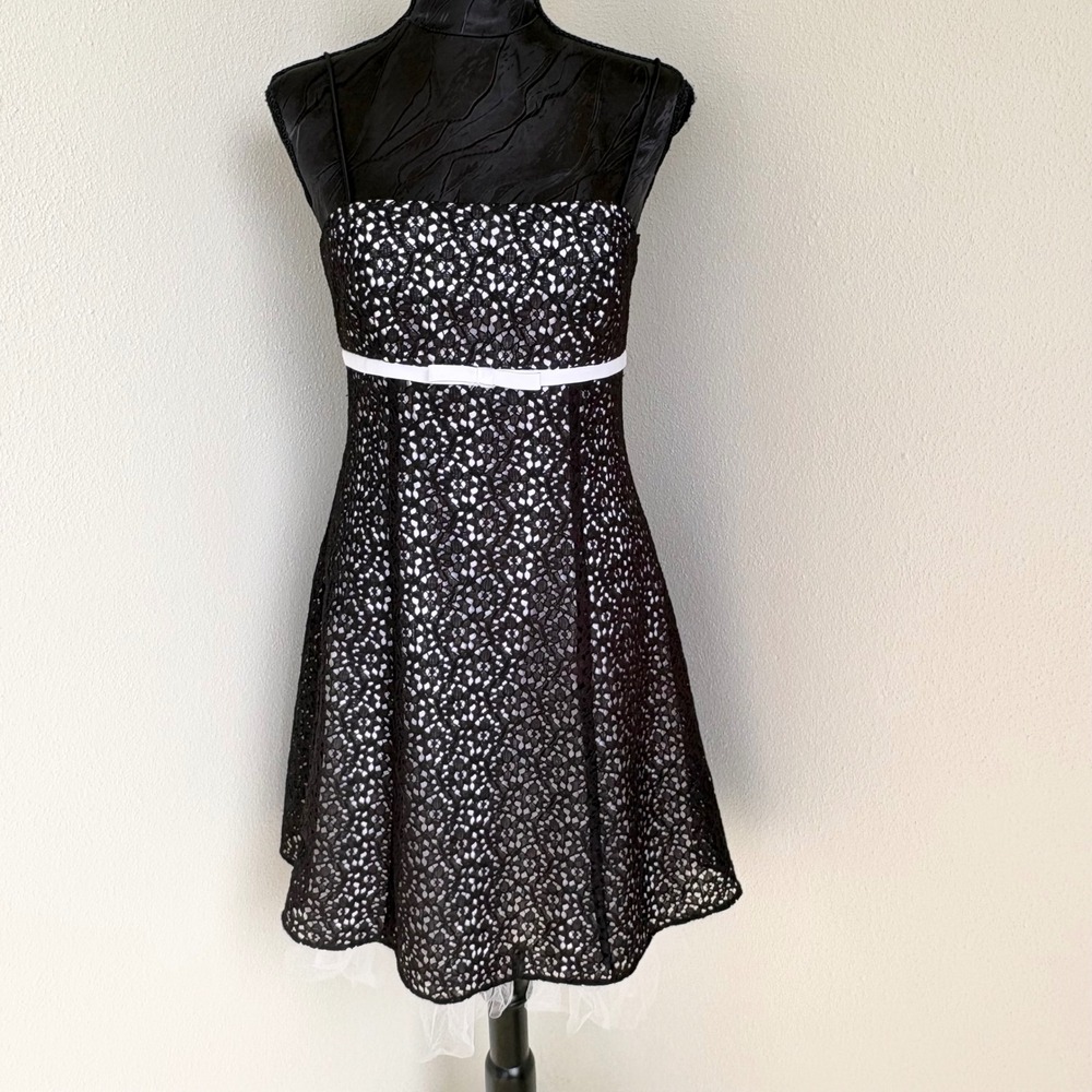 Betsy & Adam Lace Bow Cocktail Dress Women 8 Black White Y2K Party Homecoming